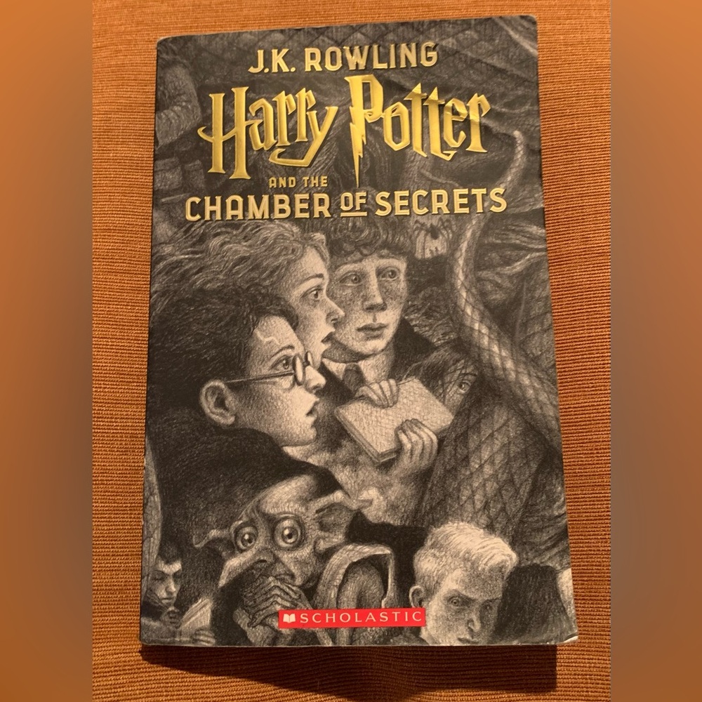 Harry Potter and the Chamber of Secrets (Series Book #2)